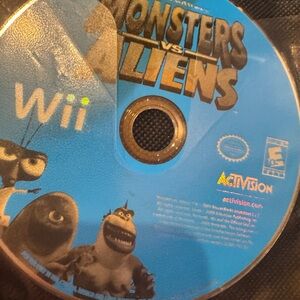 Activision Monsters vs Aliens‎ Wii Game - Blue